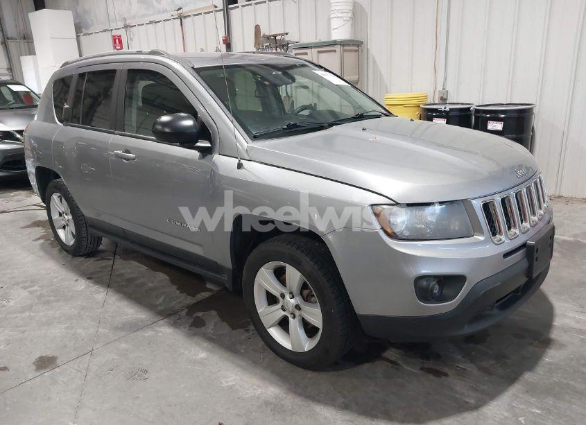 2016 Jeep Compass SPORT (VIN 1C4NJCBA0GD612079) main photo