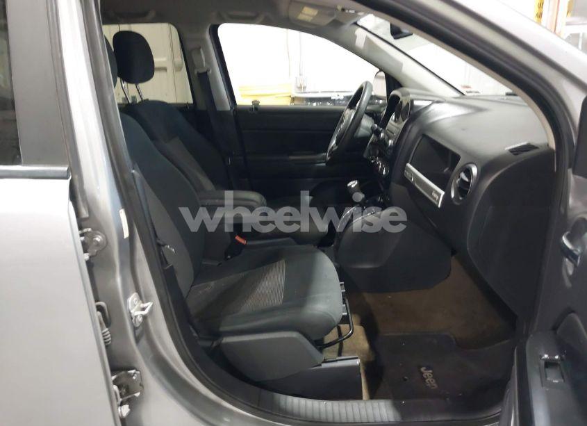 Photo 5 of 2016 Jeep Compass SPORT (VIN 1C4NJCBA0GD612079)