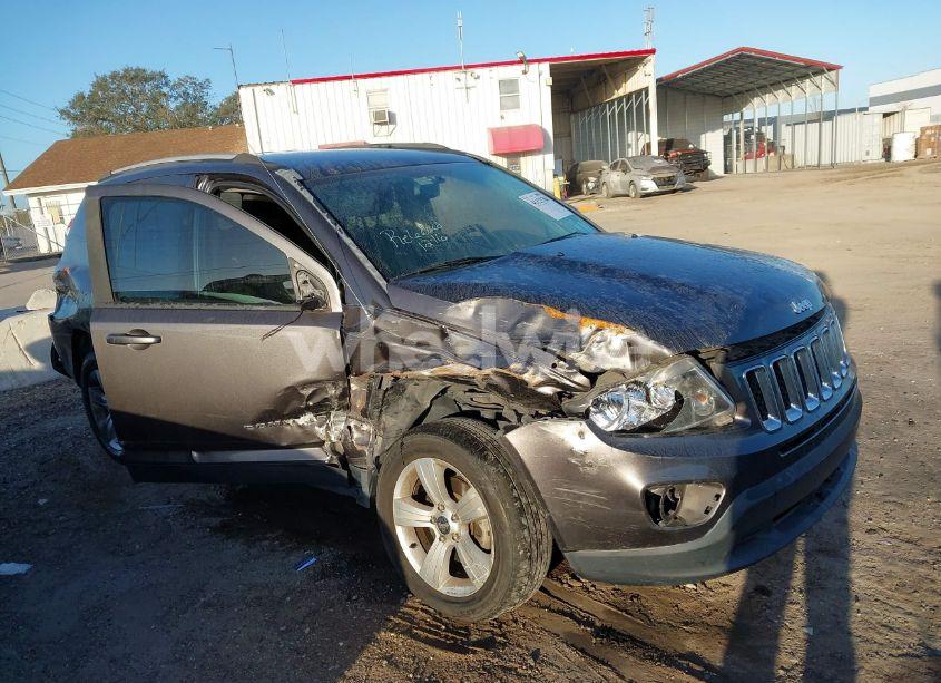 2016 Jeep Compass SPORT (VIN 1C4NJCBA0GD620392) main photo