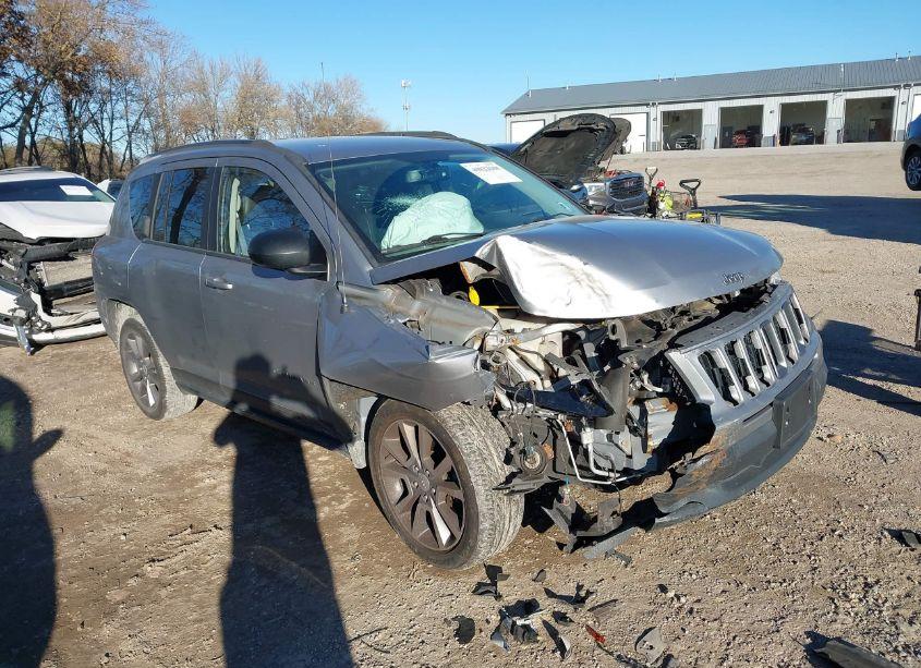 2017 Jeep Compass SPORT SE FWD (VIN 1C4NJCBA0HD141262) main photo