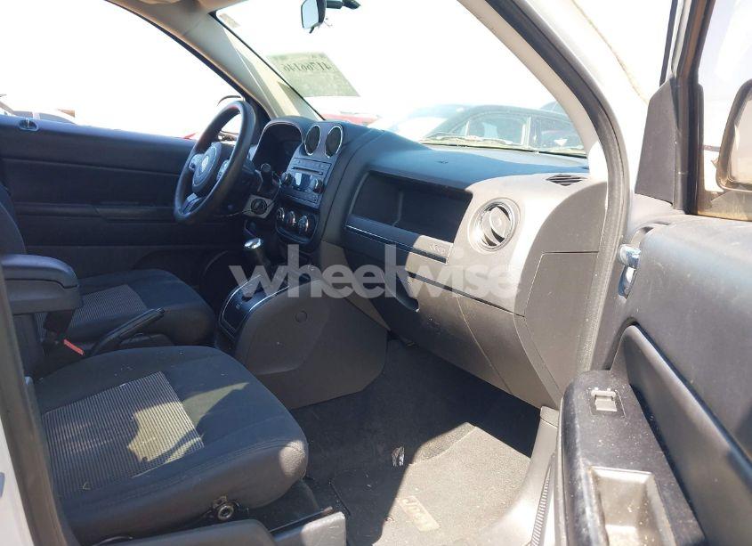 Photo 5 of 2012 Jeep Compass SPORT (VIN 1C4NJCBA1CD660068)