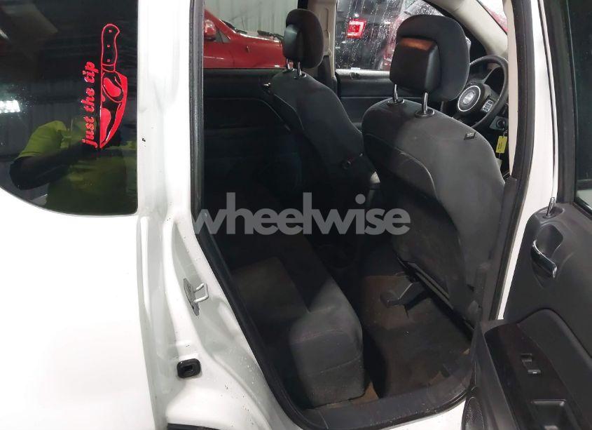 Photo 8 of 2015 Jeep Compass SPORT (VIN 1C4NJCBA1FD124449)