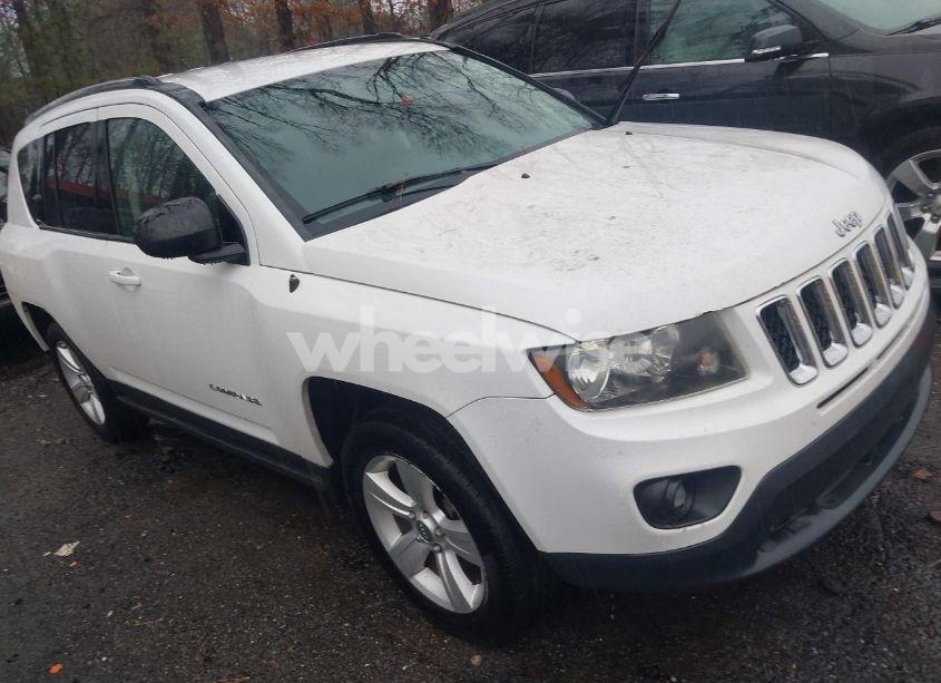 2014 Jeep Compass SPORT (VIN 1C4NJCBA2ED643430) main photo