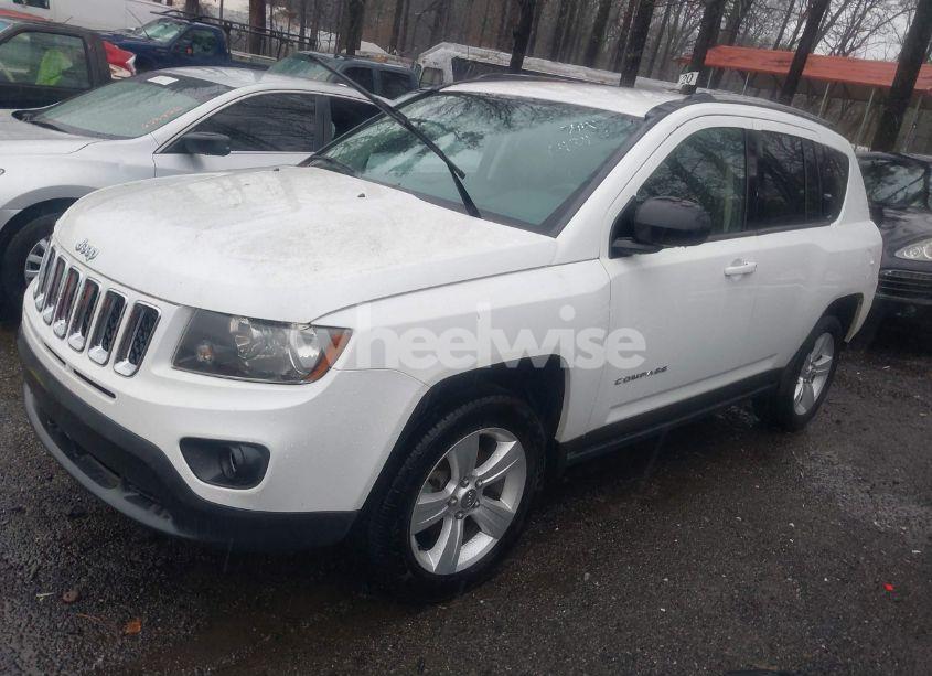 Photo 2 of 2014 Jeep Compass SPORT (VIN 1C4NJCBA2ED643430)
