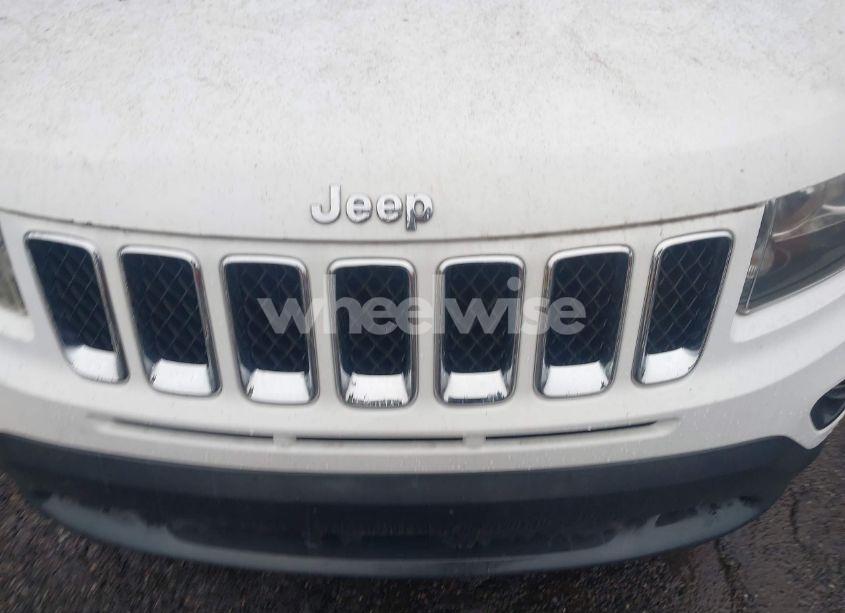 Photo 6 of 2014 Jeep Compass SPORT (VIN 1C4NJCBA2ED643430)