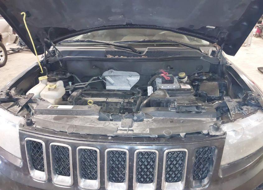 Photo 10 of 2014 Jeep Compass SPORT (VIN 1C4NJCBA2ED742944)