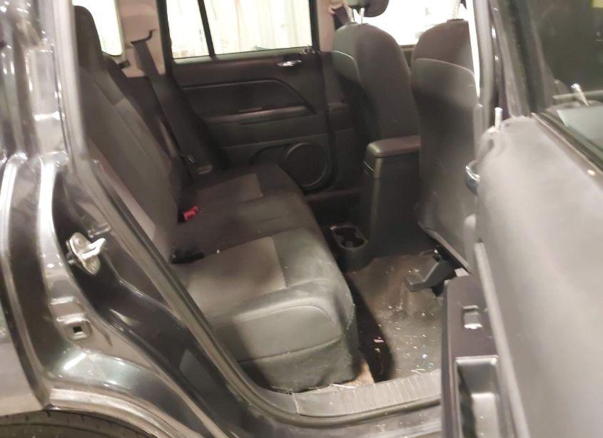 Photo 8 of 2014 Jeep Compass SPORT (VIN 1C4NJCBA2ED742944)