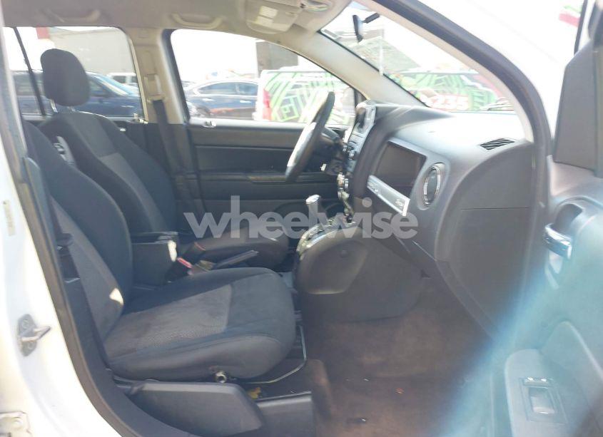 Photo 5 of 2014 Jeep Compass SPORT (VIN 1C4NJCBA3ED709208)