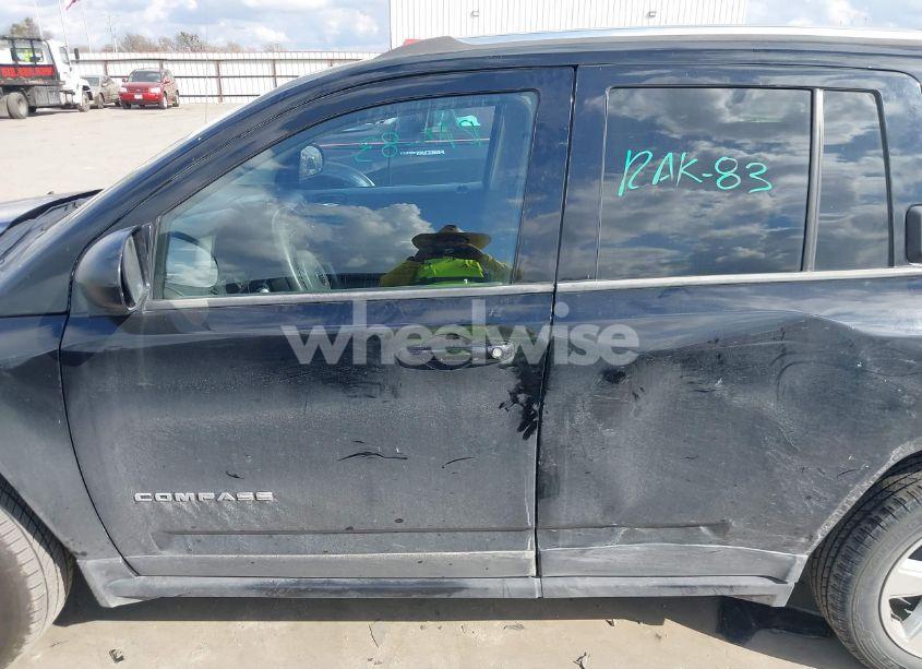 Photo 15 of 2014 Jeep Compass SPORT (VIN 1C4NJCBA3ED774611)