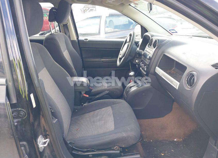 Photo 5 of 2014 Jeep Compass SPORT (VIN 1C4NJCBA3ED774611)