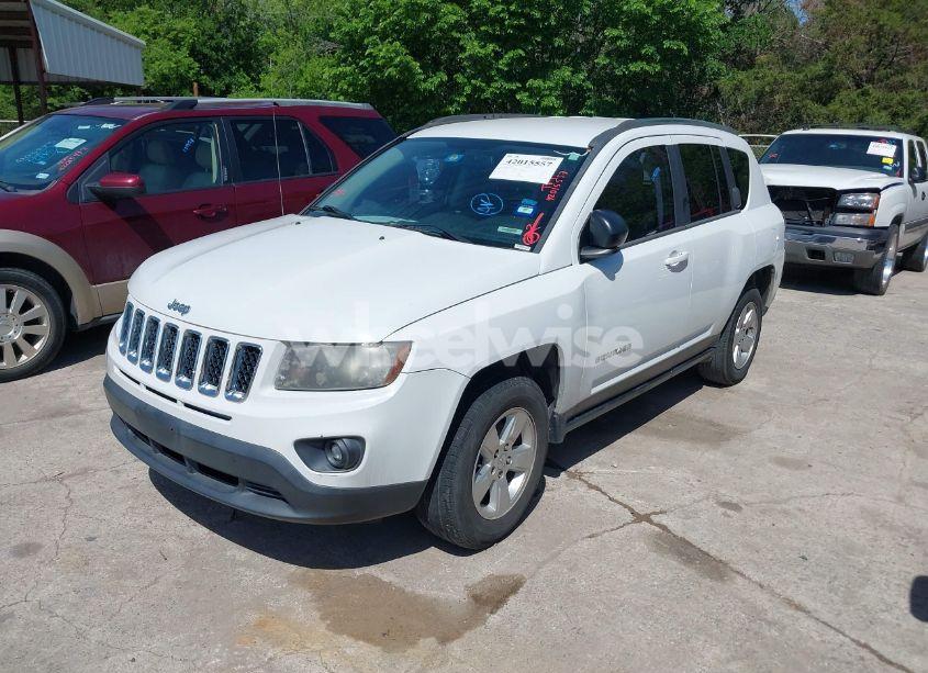 Photo 2 of 2014 Jeep Compass SPORT (VIN 1C4NJCBA3ED882534)
