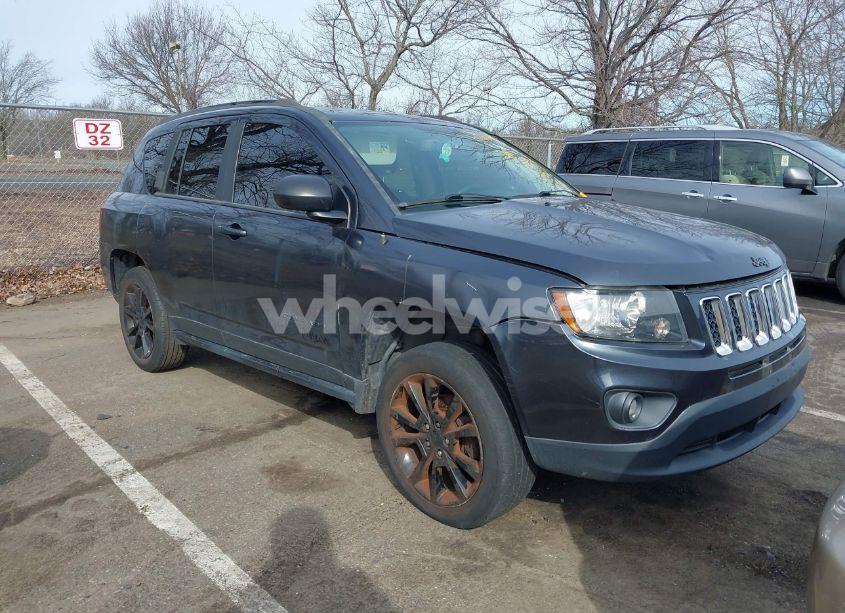 2015 Jeep Compass ALTITUDE EDITION (VIN 1C4NJCBA3FD152561) main photo
