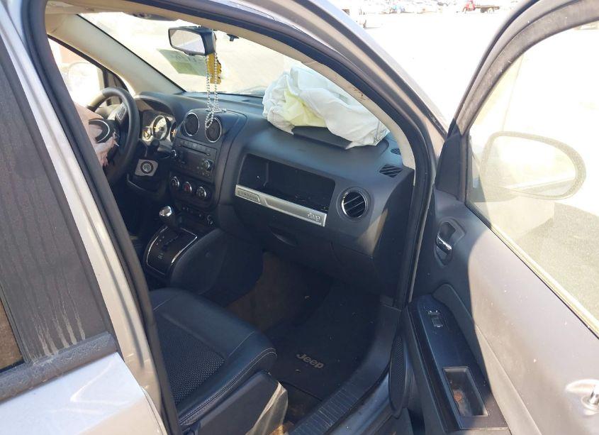 Photo 5 of 2015 Jeep Compass ALTITUDE EDITION (VIN 1C4NJCBA3FD428480)