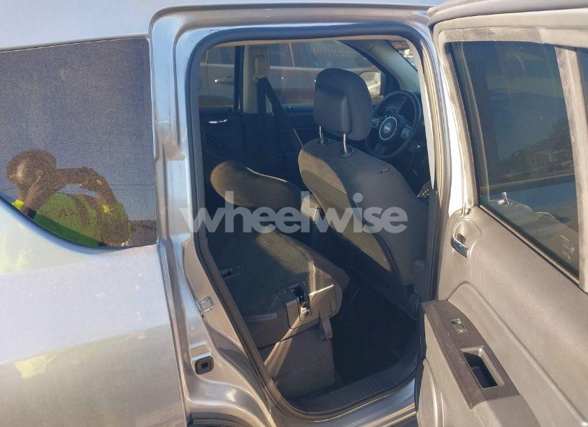 Photo 8 of 2016 Jeep Compass SPORT (VIN 1C4NJCBA3GD615400)