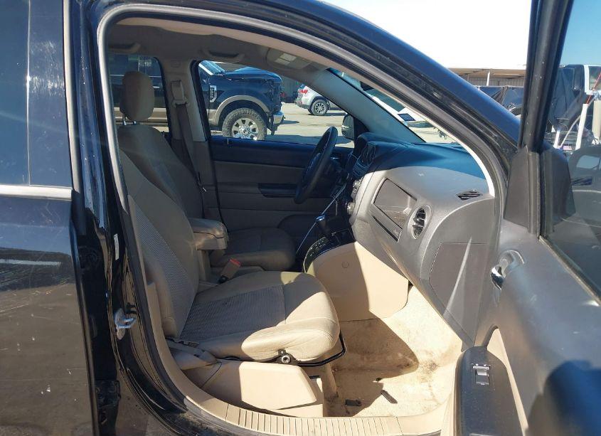 Photo 5 of 2013 Jeep Compass SPORT (VIN 1C4NJCBA4DD237776)