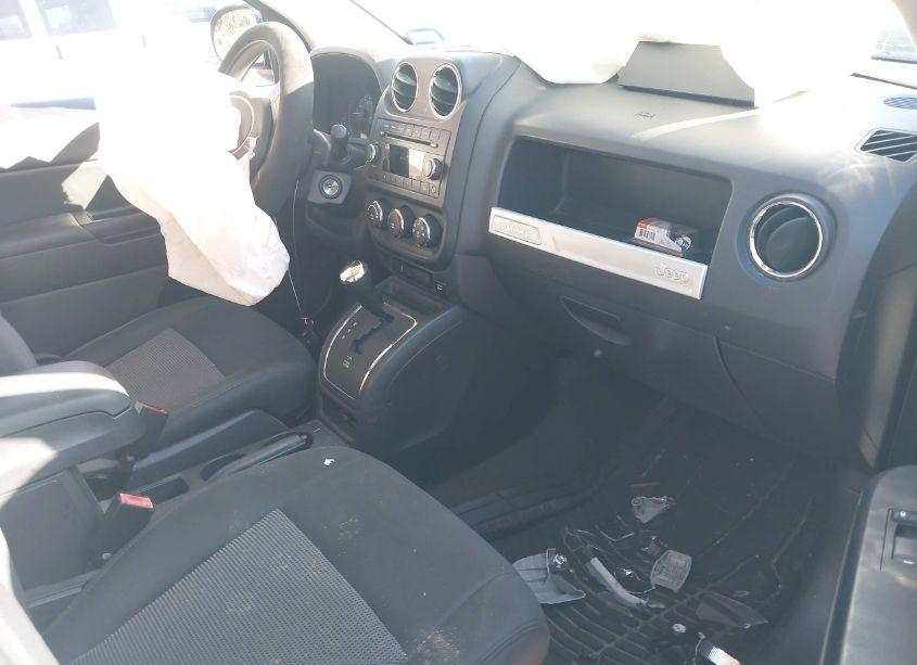 Photo 5 of 2014 Jeep Compass SPORT (VIN 1C4NJCBA4ED550411)