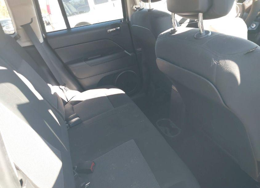 Photo 8 of 2014 Jeep Compass SPORT (VIN 1C4NJCBA4ED550411)