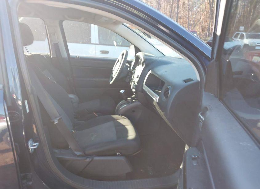 Photo 5 of 2014 Jeep Compass SPORT (VIN 1C4NJCBA4ED585160)