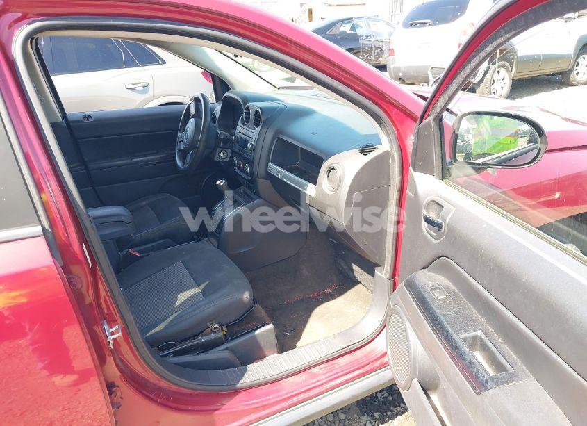 Photo 5 of 2014 Jeep Compass SPORT (VIN 1C4NJCBA4ED749619)