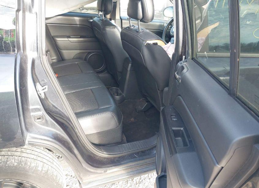 Photo 8 of 2014 Jeep Compass ALTITUDE (VIN 1C4NJCBA4ED763942)