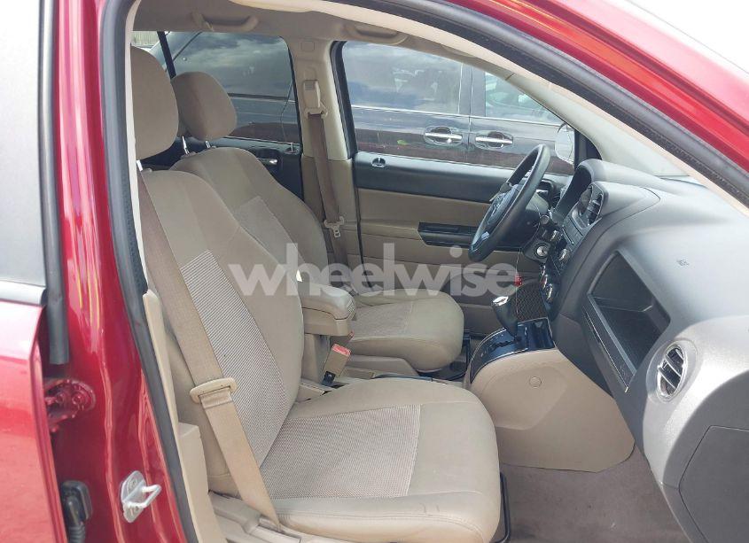 Photo 5 of 2014 Jeep Compass ALTITUDE (VIN 1C4NJCBA4ED769742)