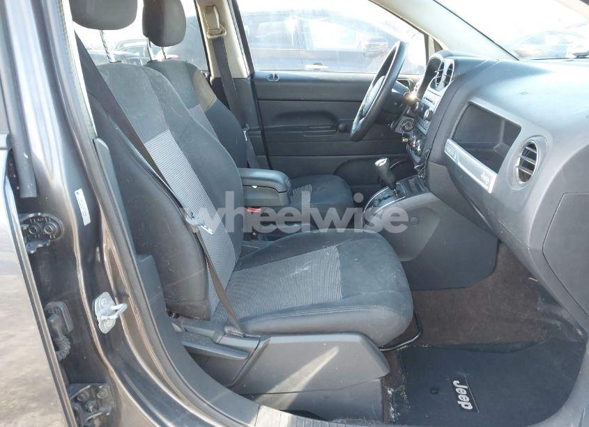 Photo 5 of 2014 Jeep Compass SPORT (VIN 1C4NJCBA4ED796908)