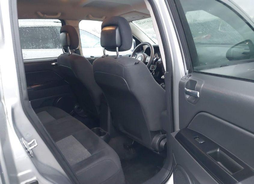 Photo 8 of 2014 Jeep Compass SPORT (VIN 1C4NJCBA4ED803663)