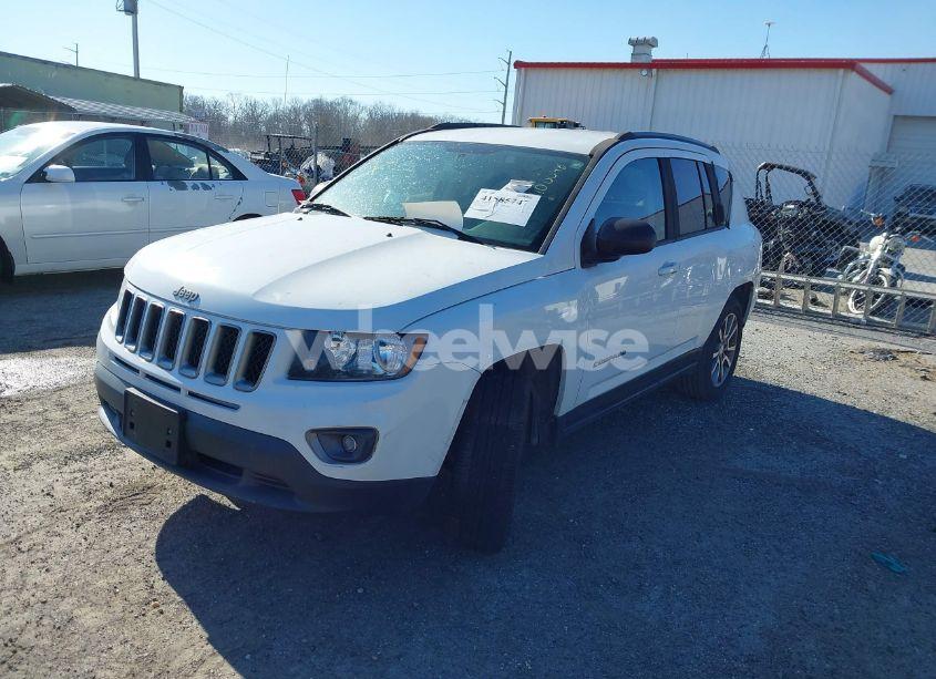 Photo 2 of 2016 Jeep Compass SPORT SE (VIN 1C4NJCBA4GD785748)