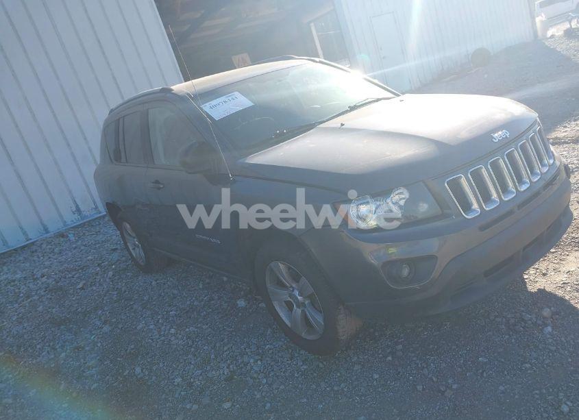 2017 Jeep Compass SPORT FWD (VIN 1C4NJCBA4HD123332) main photo