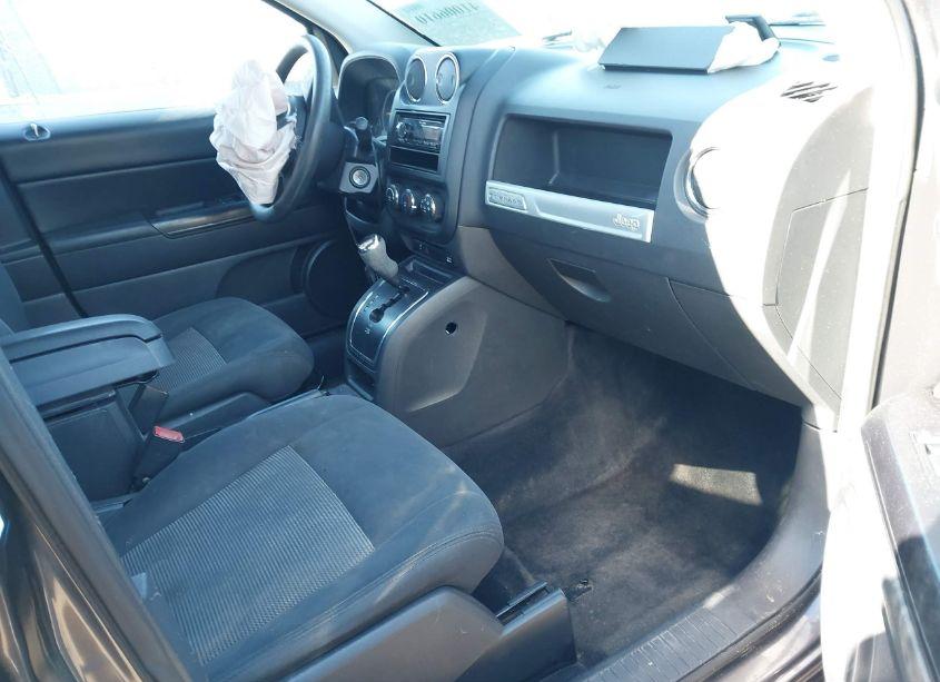 Photo 5 of 2017 Jeep Compass SPORT FWD (VIN 1C4NJCBA4HD147498)