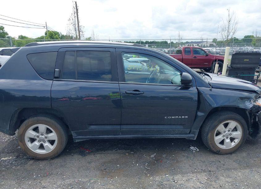Photo 13 of 2014 Jeep Compass SPORT (VIN 1C4NJCBA5ED531303)