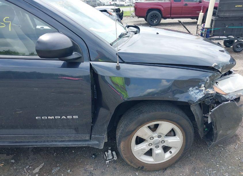 Photo 6 of 2014 Jeep Compass SPORT (VIN 1C4NJCBA5ED531303)