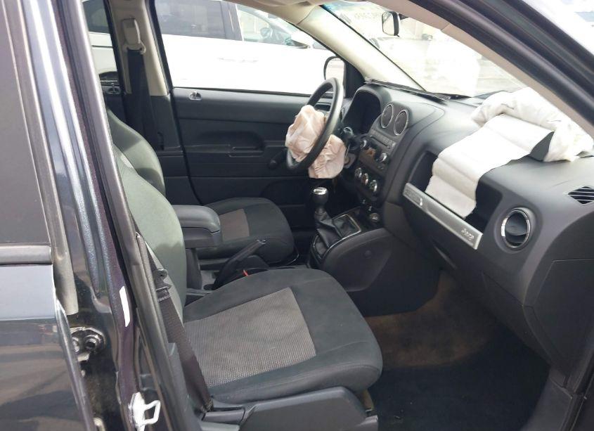 Photo 5 of 2014 Jeep Compass SPORT (VIN 1C4NJCBA5ED714572)