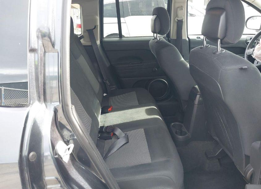 Photo 8 of 2014 Jeep Compass SPORT (VIN 1C4NJCBA5ED714572)