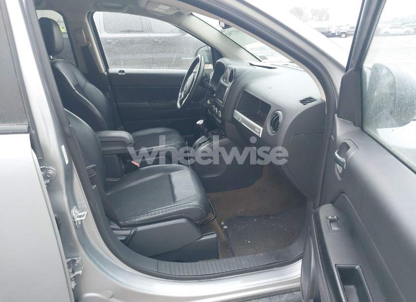 Photo 5 of 2017 Jeep Compass SPORT SE FWD (VIN 1C4NJCBA5HD166884)