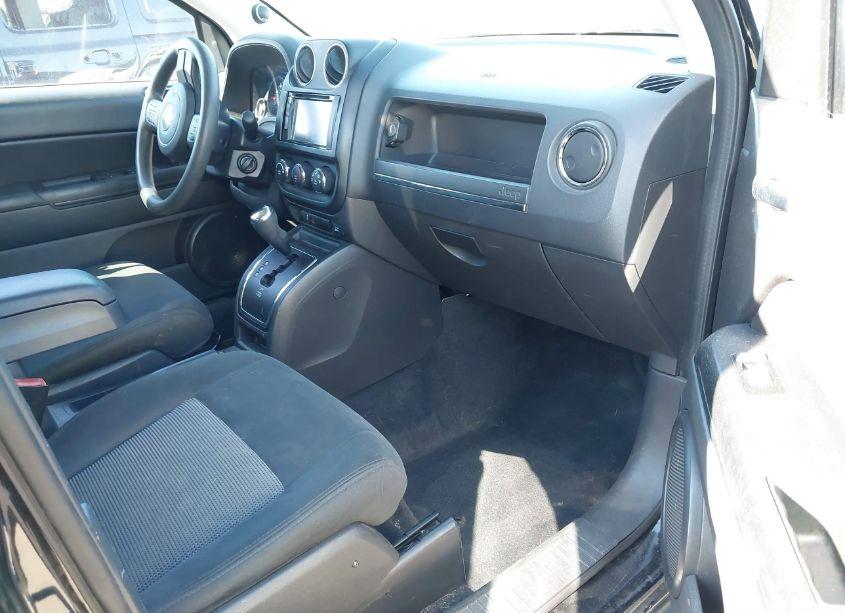 Photo 5 of 2012 Jeep Compass SPORT (VIN 1C4NJCBA6CD724184)