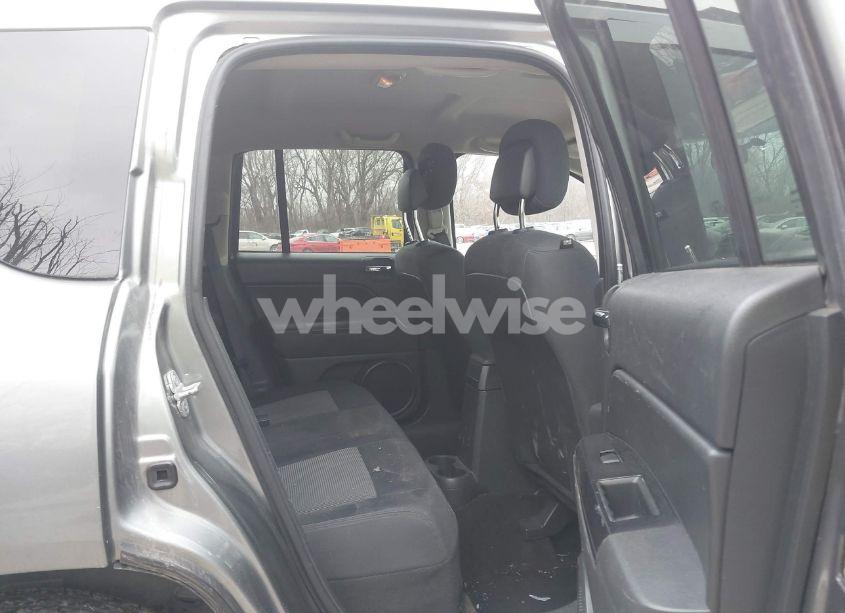 Photo 8 of 2014 Jeep Compass SPORT (VIN 1C4NJCBA6ED551995)