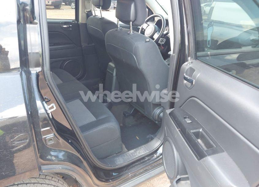 Photo 8 of 2014 Jeep Compass SPORT (VIN 1C4NJCBA6ED720364)