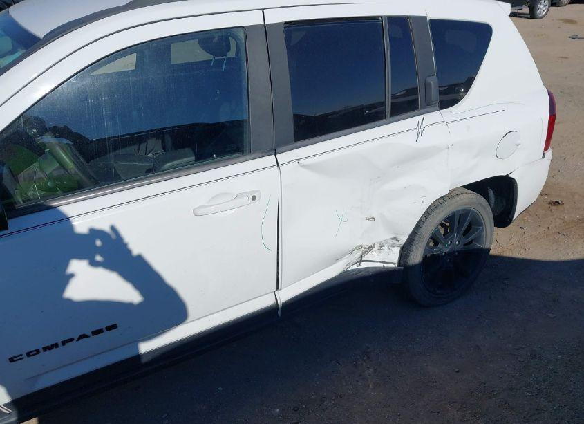 Photo 6 of 2014 Jeep Compass ALTITUDE (VIN 1C4NJCBA6ED763957)