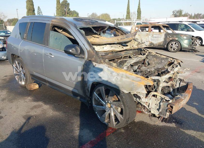 2015 Jeep Compass SPORT (VIN 1C4NJCBA6FD262486) main photo