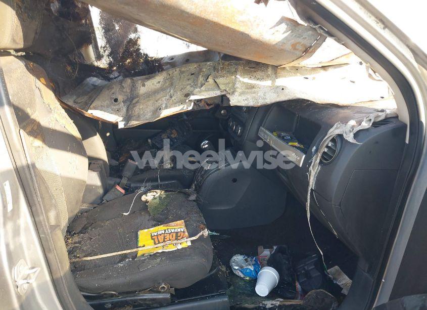 Photo 5 of 2015 Jeep Compass SPORT (VIN 1C4NJCBA6FD262486)