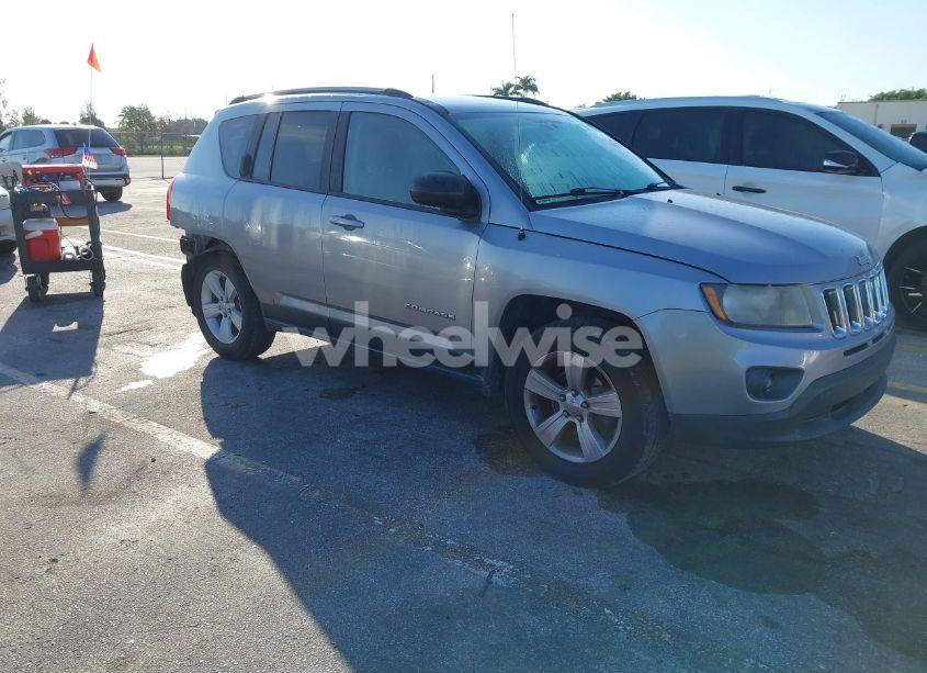 2016 Jeep Compass SPORT (VIN 1C4NJCBA6GD687949) main photo