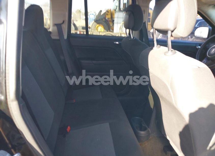 Photo 8 of 2016 Jeep Compass SPORT (VIN 1C4NJCBA6GD710064)