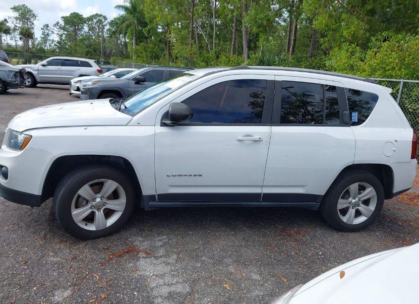 Photo 15 of 2017 Jeep Compass SPORT FWD (VIN 1C4NJCBA6HD123185)
