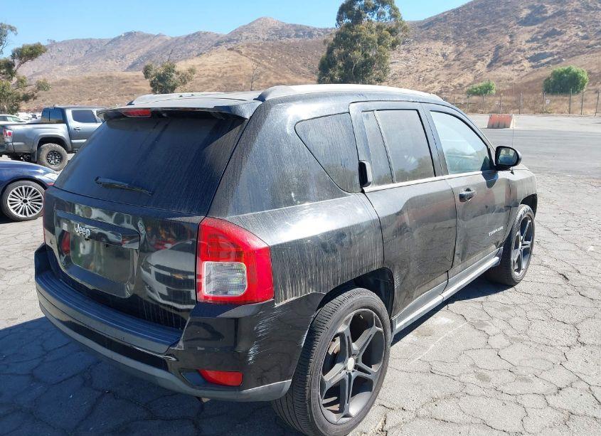 Photo 4 of 2013 Jeep Compass SPORT (VIN 1C4NJCBA7DD265376)