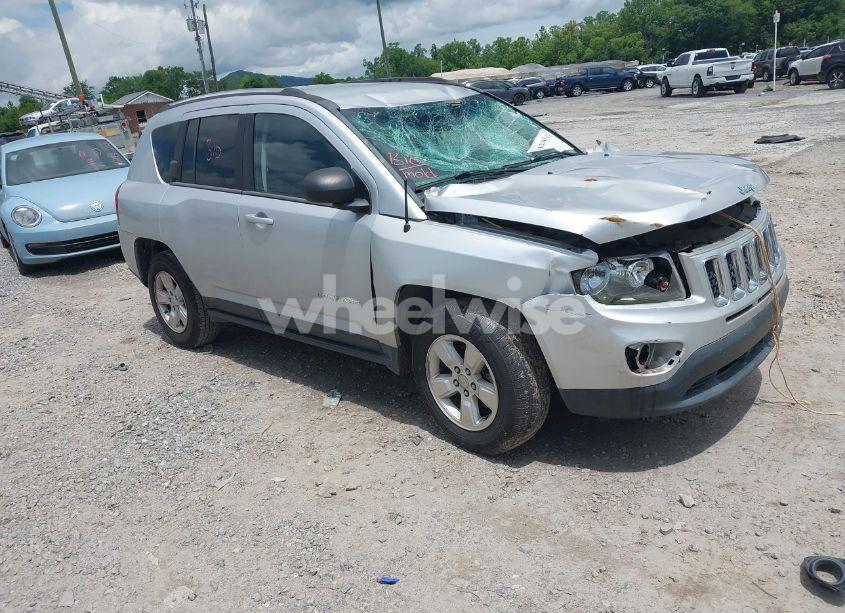 2014 Jeep Compass SPORT (VIN 1C4NJCBA7ED537409) main photo