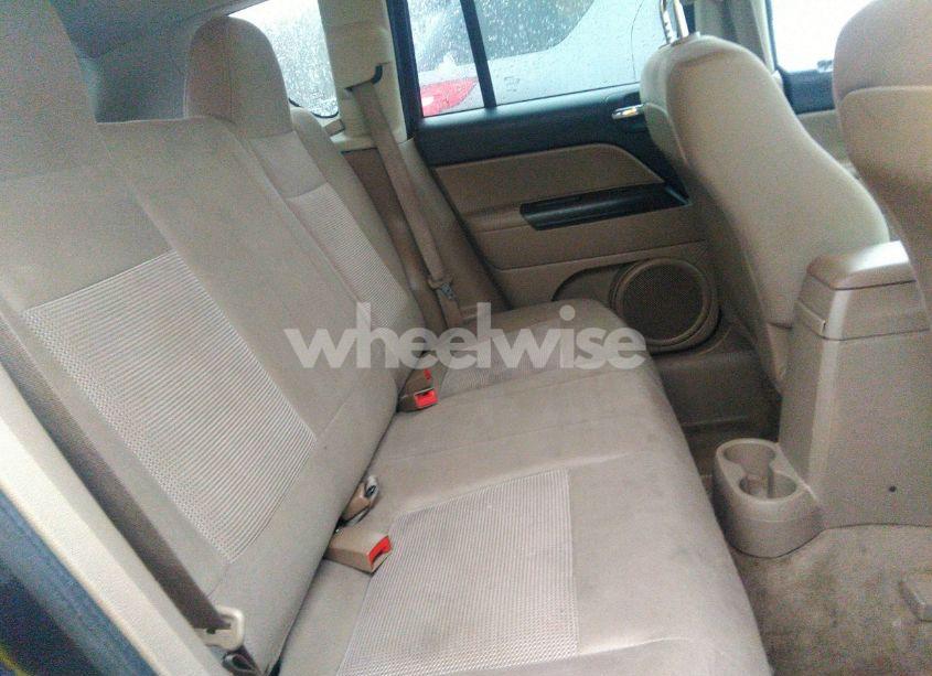 Photo 8 of 2014 Jeep Compass SPORT (VIN 1C4NJCBA7ED725752)