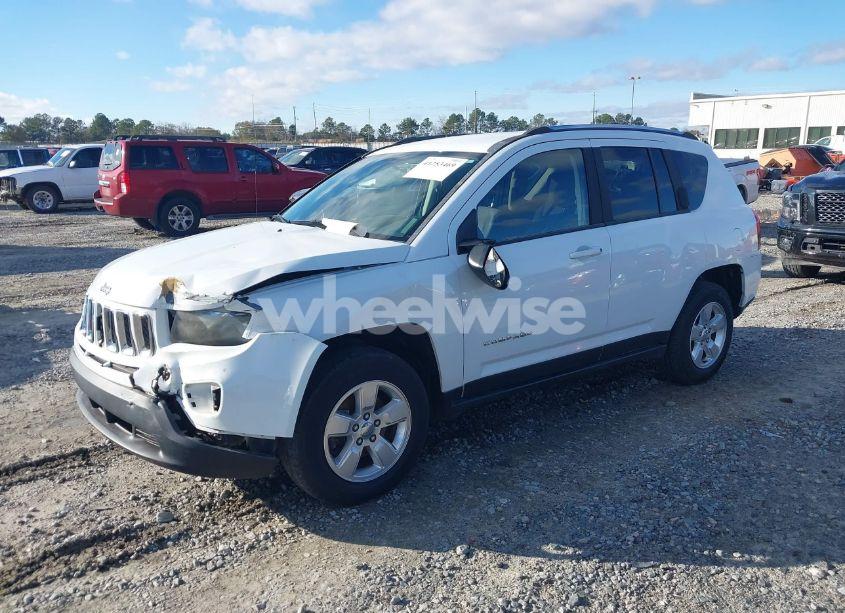 Photo 2 of 2014 Jeep Compass SPORT (VIN 1C4NJCBA7ED743040)