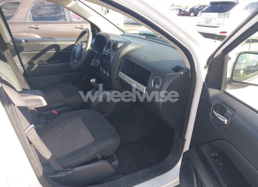 Photo 5 of 2014 Jeep Compass SPORT (VIN 1C4NJCBA7ED743040)