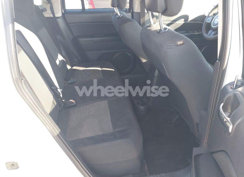 Photo 8 of 2014 Jeep Compass SPORT (VIN 1C4NJCBA7ED743040)